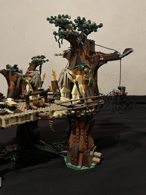 LEGO Star Wars: Ewok Village (10236)