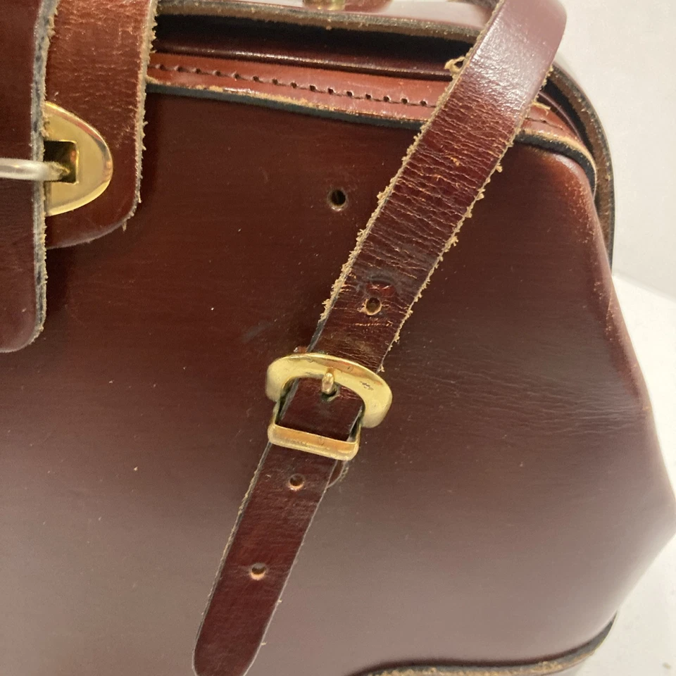 Rare Vtg 60s/70s Zenith Large Leather Satchel Doctor Bag Structured Handbag - Image 4 of 4