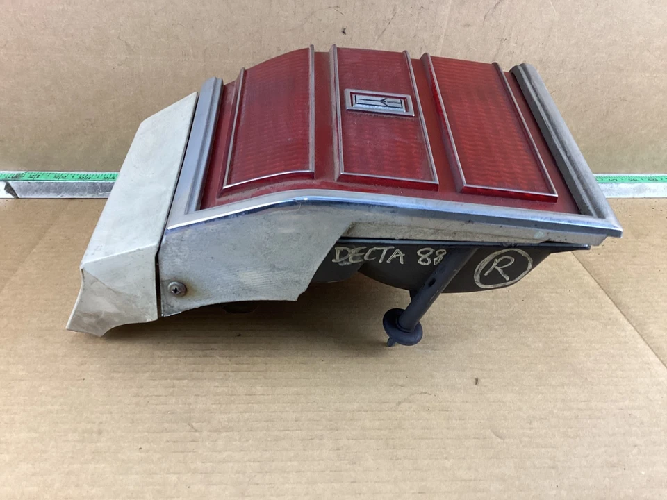 1981-1983 Oldsmobile Delta 88 Rear Right Passenger Side Tail Light Assembly OEM - Image 4 of 4