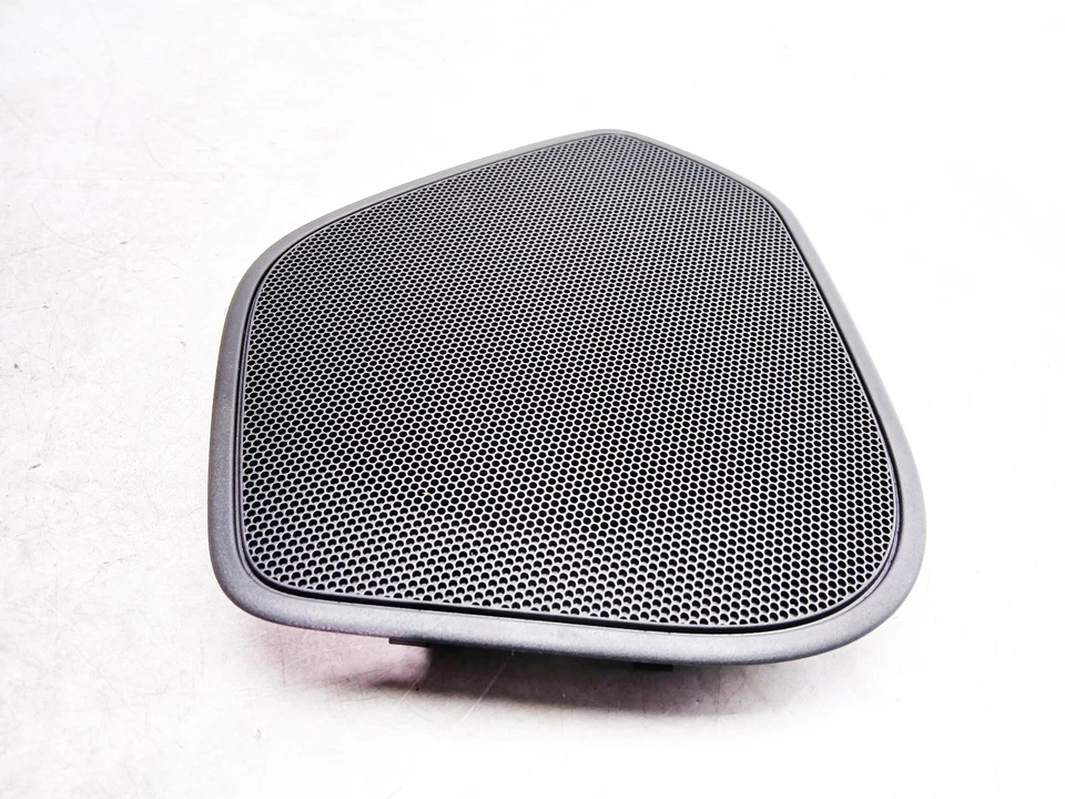 AUDI Q3 8U DOOR SPEAKER COVER GRILLE REAR RIGHT DRIVER SIDE 8U0035436 2016 - Image 4 of 4