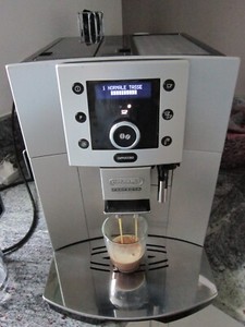 Delonghi Kaffeevollautomat  Esam 5500 / 1350 Watt prof, Gewartet / Googeln
