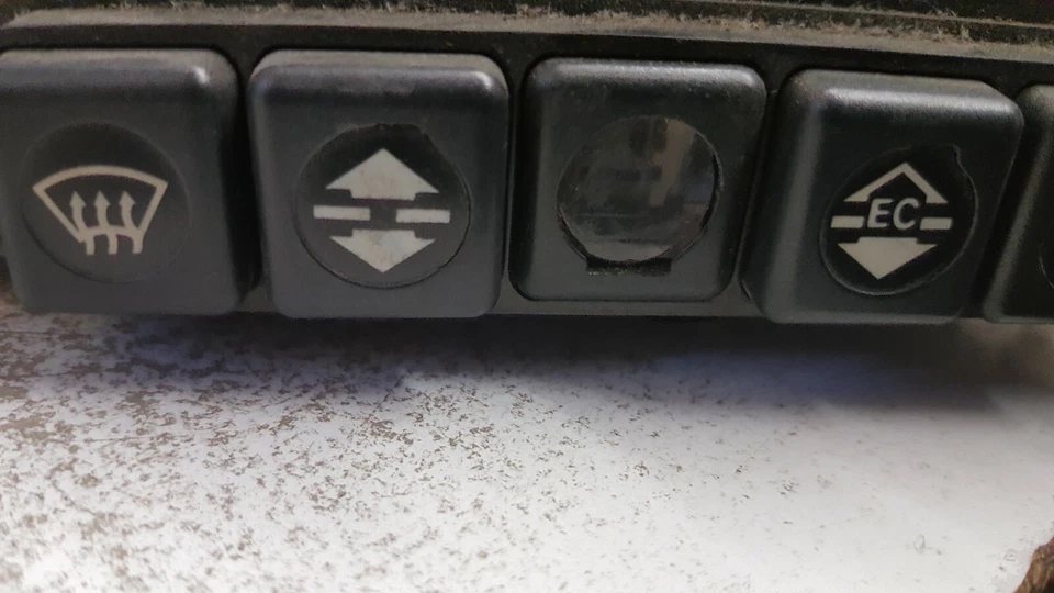 Unidad de control climático calefacción aire acondicionado mercedes-benz 300sd 81-85 126 830 02 85 defectos  Foto 4 de 4