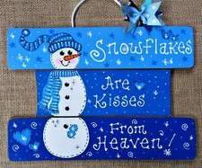 One-Piece Slatted SNOWMAN SIGN Snowflakes Kisses Heaven Wall Door Hanger Plaque