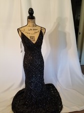ELIZA J FORMAL FLOOR LENGTH BLACK SEQUINED GOWN SIZE 2
