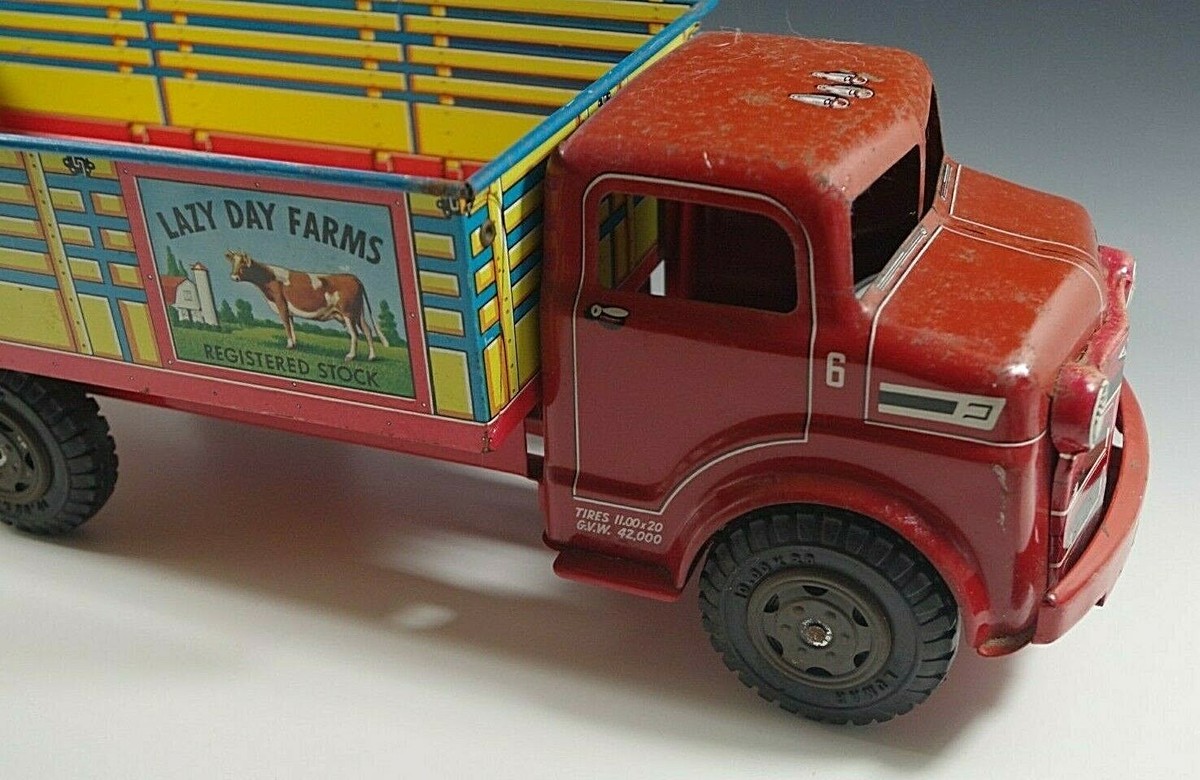 MARX 1950's LAZY DAY FARMS TIN PRESSED STEEL TOY DAIRY TRUCK