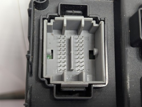 2005-2014 Volvo XC90 V70 S80 S60 Central Electronic Control Module 30728542 - Picture 8 of 16