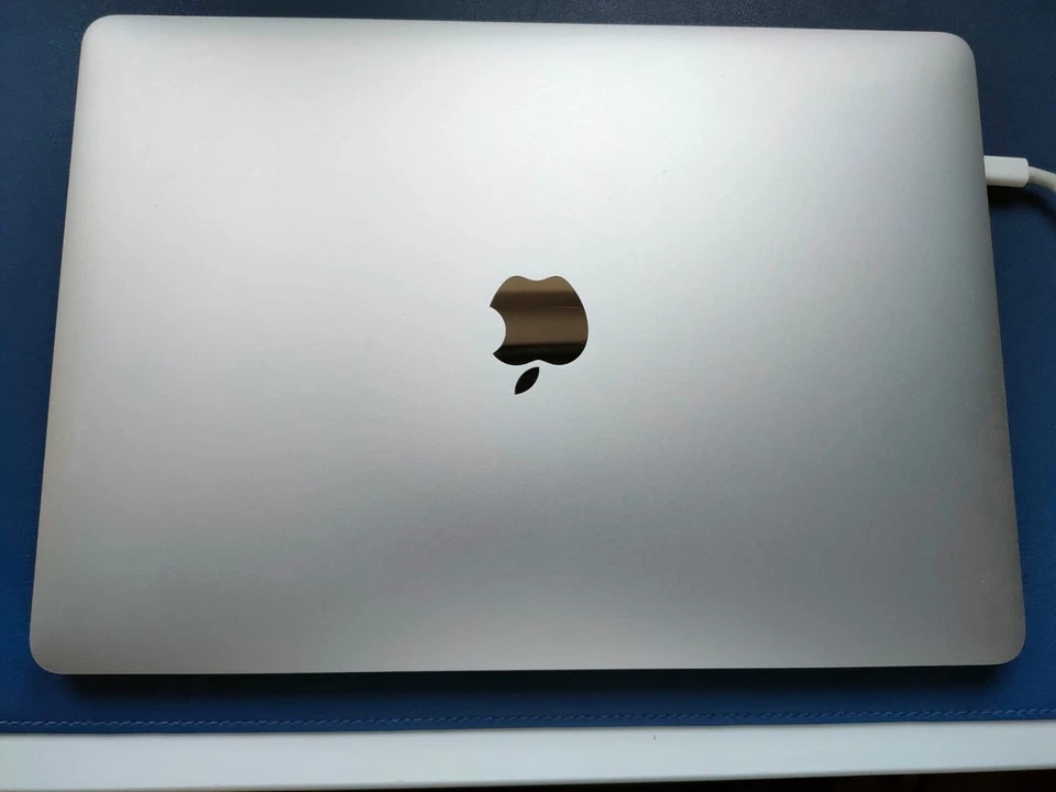Apple MacBook Pro 13" 2018 · i5 · 16GB · 256GB, foto 3 de 5