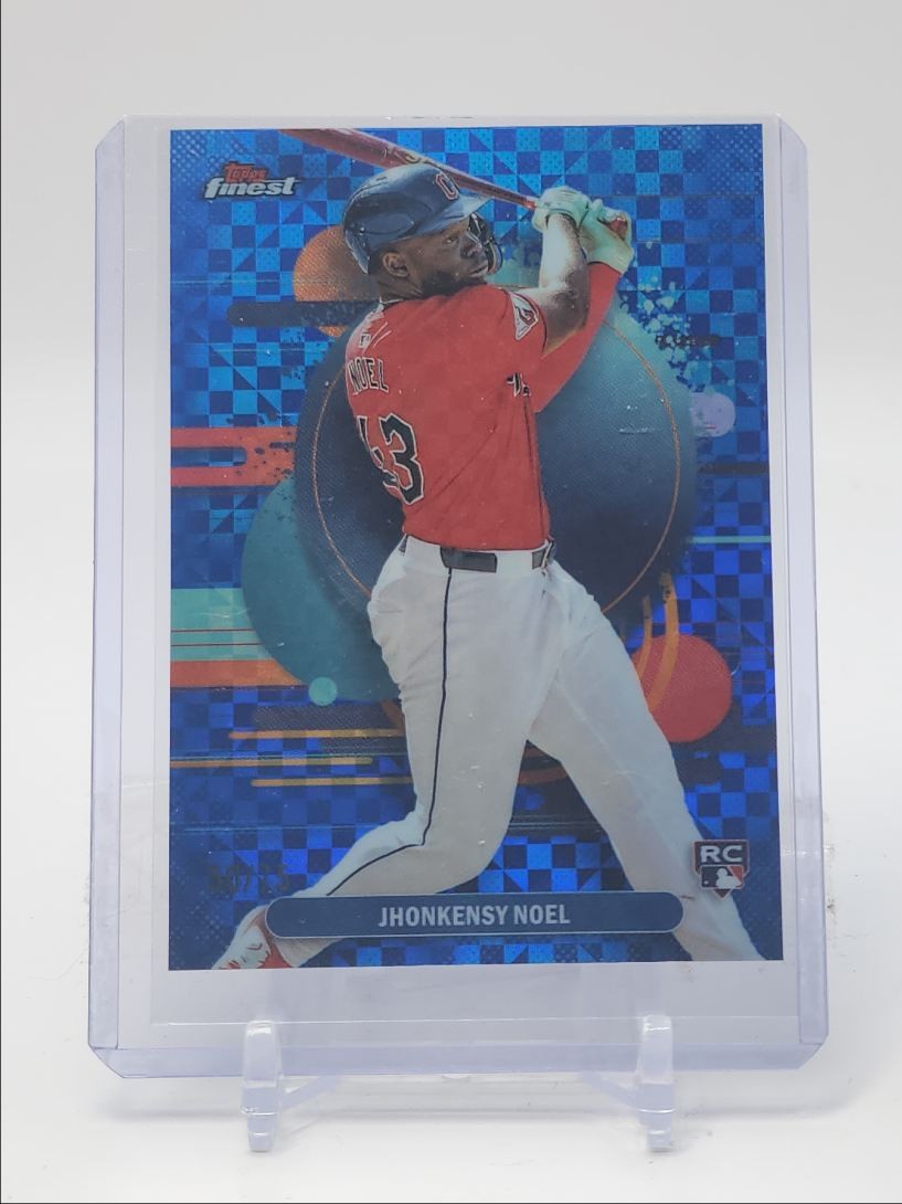 JHONKENSY NOEL 2025 TOPPS FINEST UNCOMMON ROOKIE BLUE X-FRACTOR RC /75 Q4347