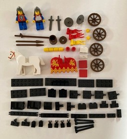 2 Lego Castle Lion Knights: 6021 JOUSTING KNIGHTS & 6039 TWIN ARM LAUNCHER- 100%