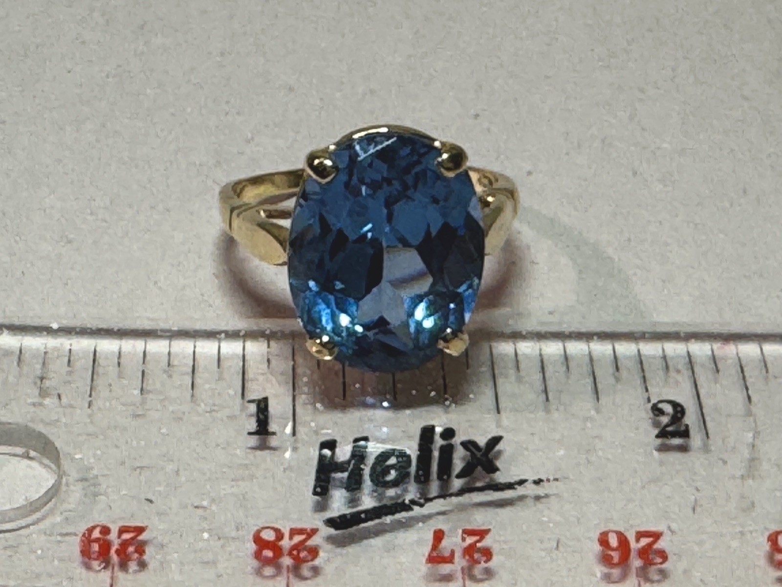 10K Solid Real Gold Topaz Ring  5.4grms Sz 8 - image 3