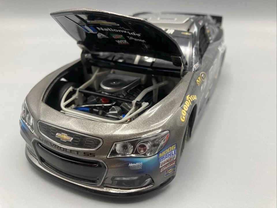 2016 Dale Earnhadt Jr. #88 Diecast Batman V Superman Lionel 1/24 - Image 3 of 4