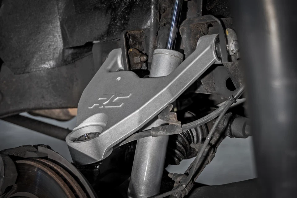 Rough Country 2.5" Lift Kit for 82-04 Chevy S10/S10 Blazer | GMC Sonoma - 24230 - Image 2 of 4