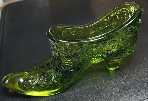 Vintage Fenton Green Daisy and Button Pattern Glass Slipper/Shoe 6" long