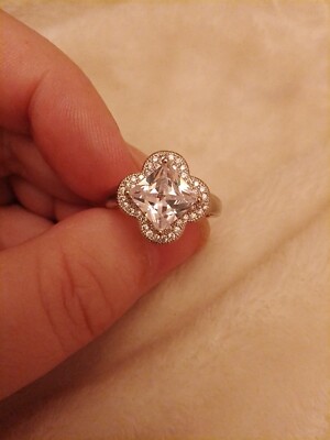 Silberfarbener Metallring mit Blumenfassung für Princess Cut UK N+1/2