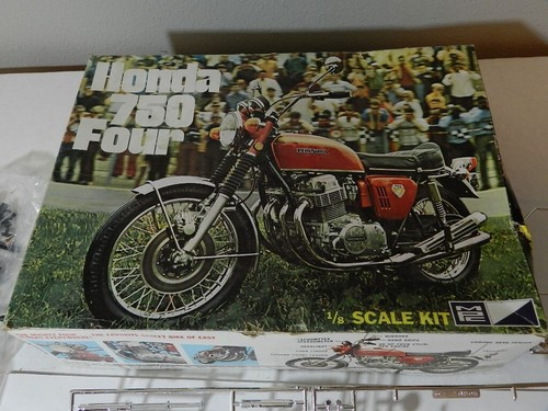 VINTAGE MPC HONDA 750 FOUR MOTORCYCLE MODEL KIT-VINTAGE MOTORCYCLE KIT-1/8 SCALE