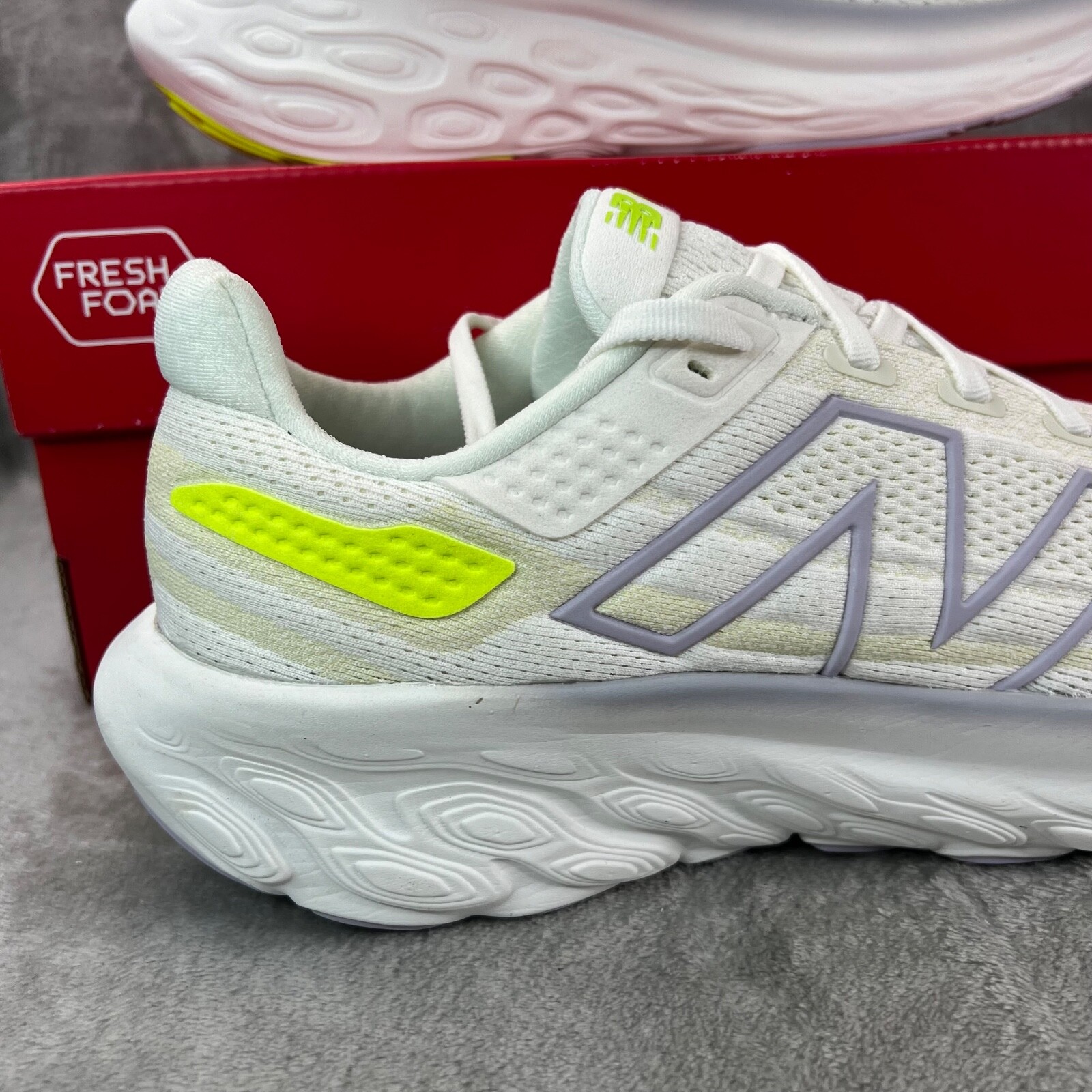 New Balance Fresh Foam X 1080v13 Running Shoes Women's 11 White/Purple Low Top thumbnail 2