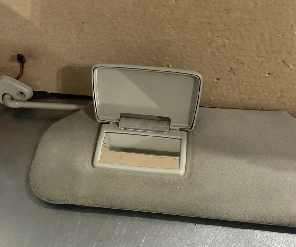 ✅2008-2010 左发球杆 Sun Visor Homelink 灰色 适合福特 F250 F350 #2821 — 第 4/4 张图片