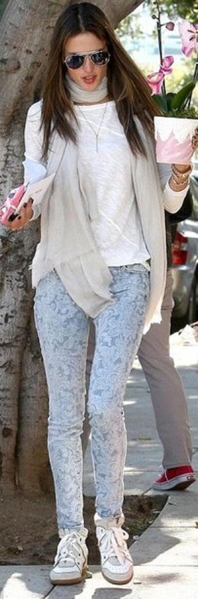 New $198 J BRAND 811 BANDANA LIGHT WASH JEANS MIDRISE SKINNY New $198 J BRAND 811 BANDANA LIGHT WASH JEANS MIDRISE SKINNY
