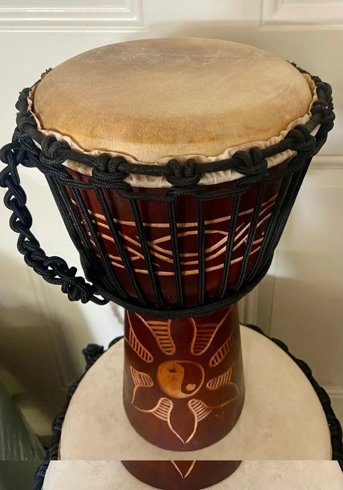 ¡OFERTA! Tambor Bongo Djembe Caoba Hecho a Mano 16" Alto, Modelo # 40m6 - Yin & Yang Foto 3 de 4