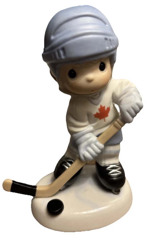 Vtg Precious Moments Canada Let’s Keep Eyes on Goal #99 Gretzky Hockey 549975 - Image 3 of 4