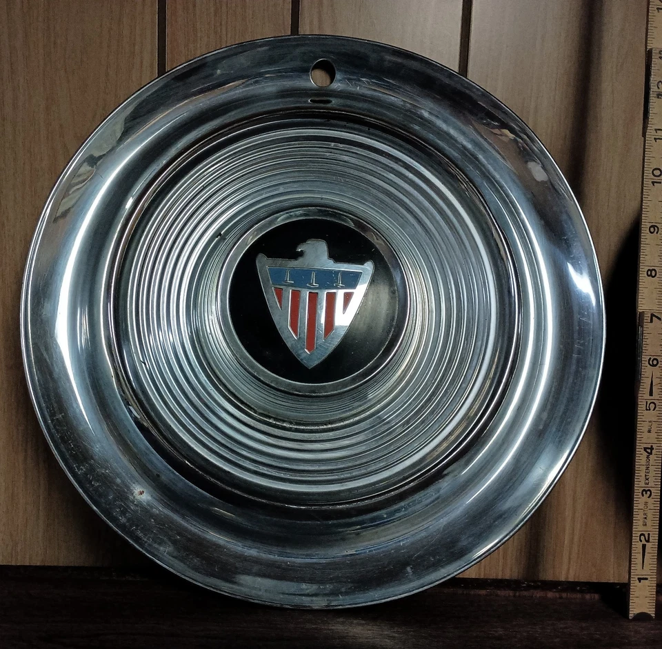 DE COLECCIÓN DOS (2) TAPACUBOS AMC EMBAJADOR AÑOS 60 OEM, CUBIERTAS DE RUEDA Foto 2 de 4