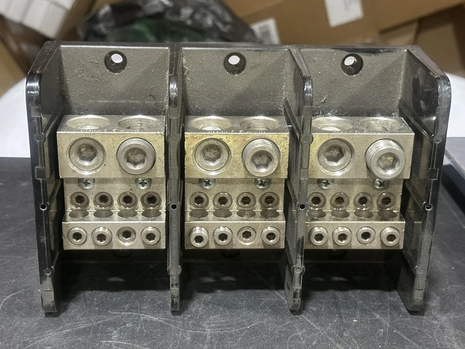 Sealed SQUARE D 9080 LBC365208 Power Distribution Bock Linergy 3P  760A CU, 600V - Image 2 of 3