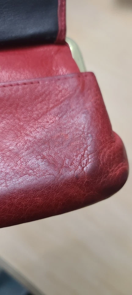 Cartera de cambio roja Buxton vintage cuero genuino texturizado mini Kisslock  Foto 4 de 4