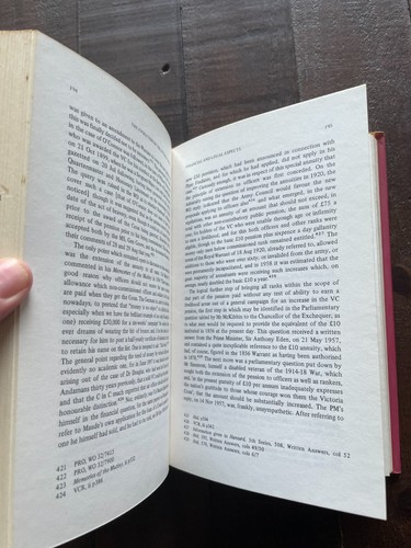 The Evolution of the Victoria Cross HB M J Crook - Imagen 4 de 7