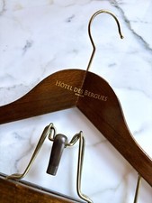 HOTEL DES BERGUES GENEVA LUXURY HOTEL XL WOODEN VINTAGE CLOTHING HANGER 5 STAR
