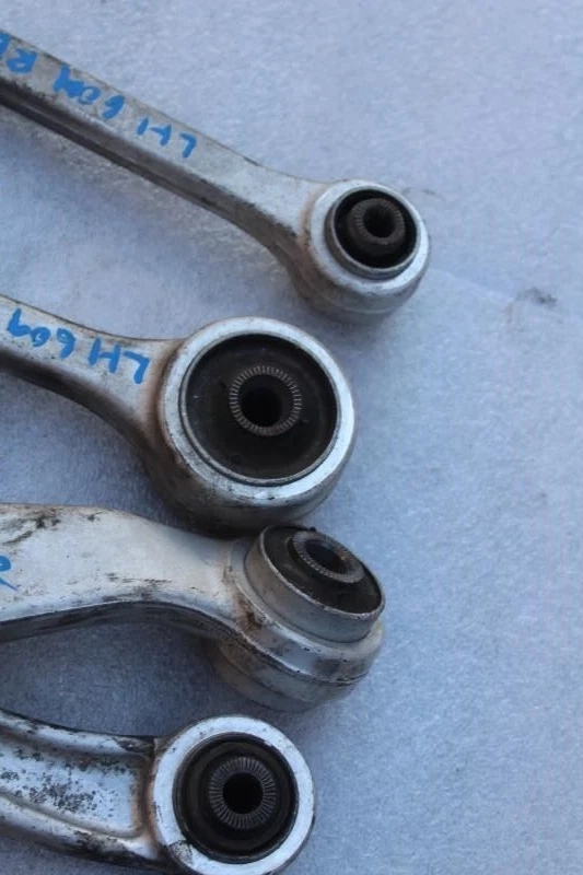 Brazos de control inferiores traseros del lado del conductor izquierdo Lexus LS460 2007 5 piezas Foto 4 de 4