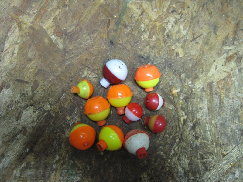 Reclaimed 3/4" & 1/2" Plastic Round Fishing Bobbers 11 Each