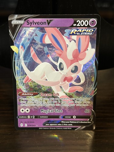 Sylveon V 74/203 Ultra Rare Holo Pokemon Evolving Skies NM TCG card