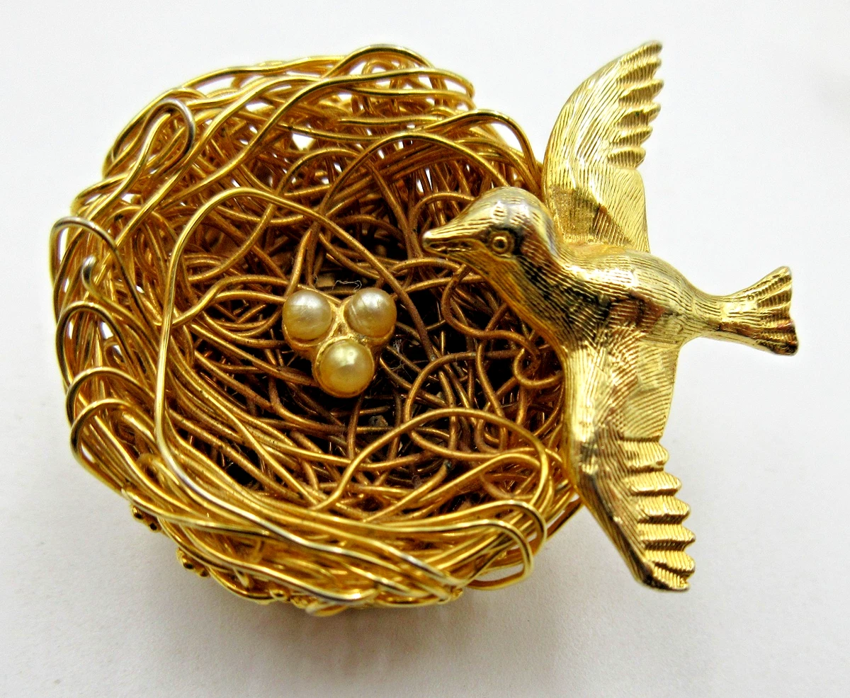 Broche Bijou Vintage Signée JEANNE - Pierre Finement Gravée Couleur Or - Numéro *5183 - Occasion