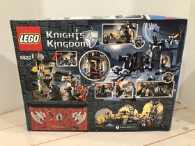 LEGO Gargoyle Bridge 8822 Knights' Kingdom II Complete Set 250 Pieces Ages 7-14