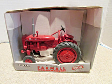 1:16 scale - Ertl - Farmall Super-AV Tractor - NIB - Special Edition      (127