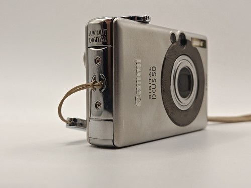 Canon IXUS 50 5MP Digital Camera Tested Plus Charger Battery 2GB SD Card Case - Picture 3 of 11