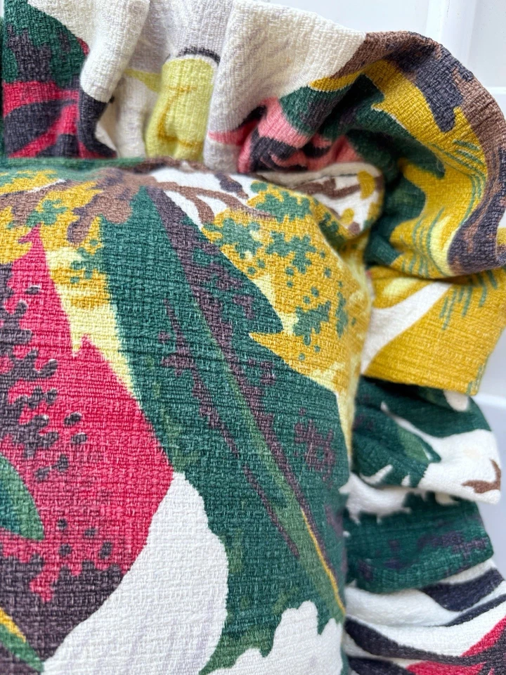 Almohada de tela de corteza MCM decoración tropical blanco diseño floral volantes Foto 2 de 4