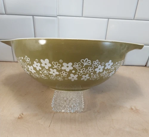 Pyrex Green Spring Blossom #444 "Crazy Daisy" Cinderella 4 Qt Mixing Bowl ~ Vtg