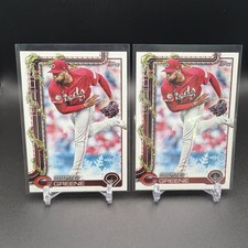 2025 Topps Holiday Baseball #H139 - Hunter Greene - Cincinnati Reds (2) Cards