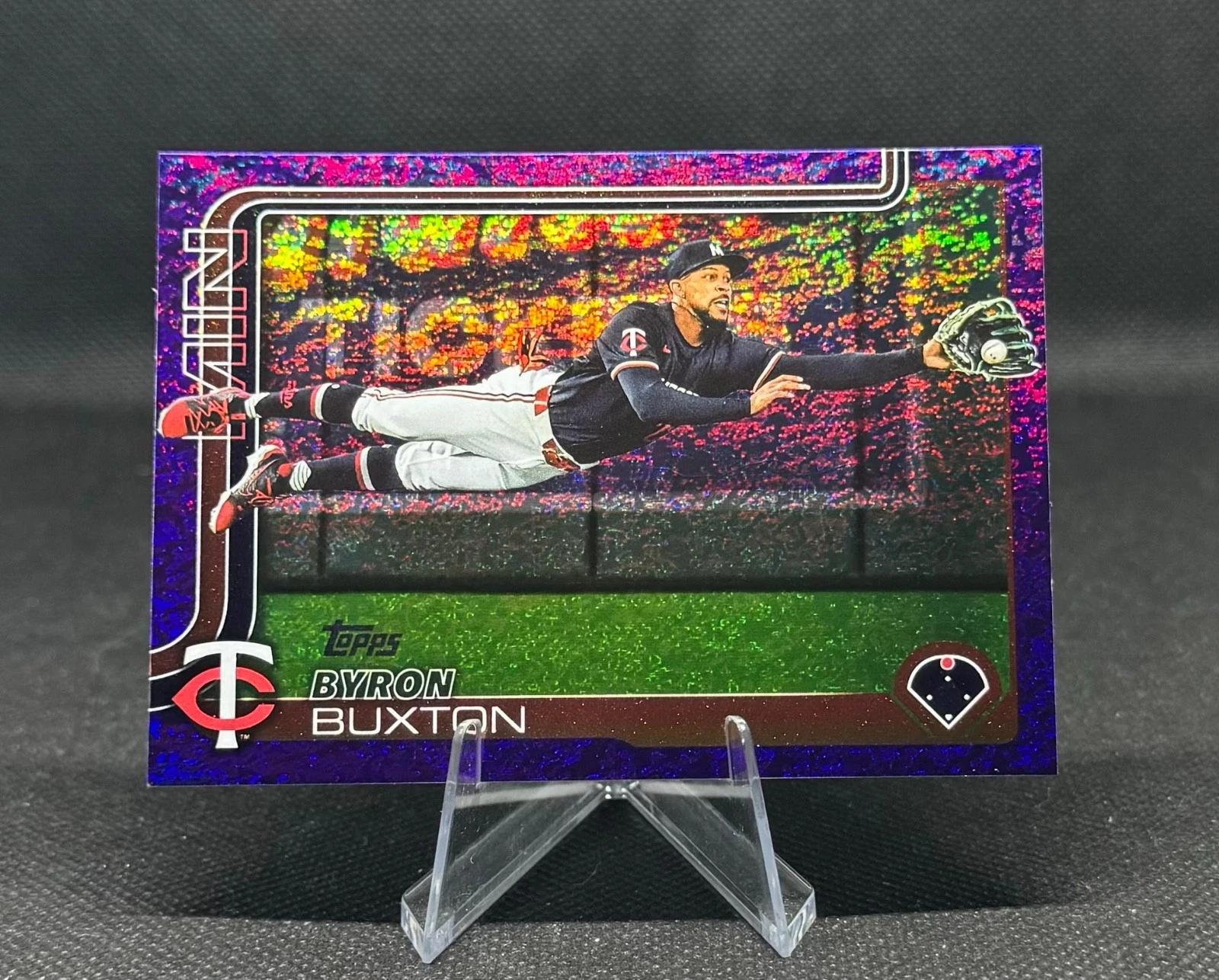 2025 Topps Series 2 - Byron Buxton #530 Purple Holofoil /250