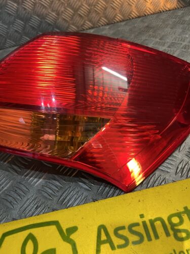 2009-14 Kia Venga MK1 PRE FACELIFT Offside Driver Rear Outer Light 924021P000 - Picture 6 of 13