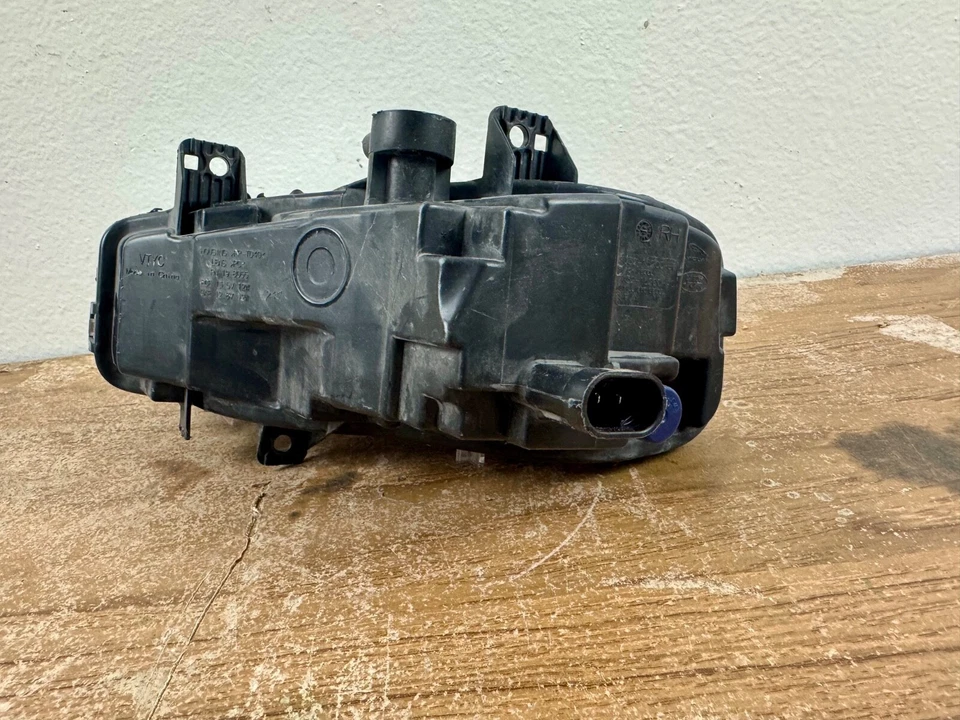 2015-2019 LAND ROVER DISCOVERY SPORT (L550) RIGHT FOGLIGHT FOG LIGHT LAMP Oem - Image 3 of 4