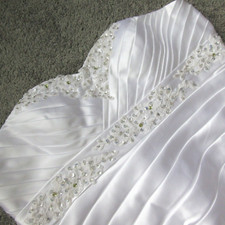 SIZE 17-18 BRIDE WHITE WEDDING DRESS GOWN W/ BOUQUET OPEN SHOULDER SPARKLES