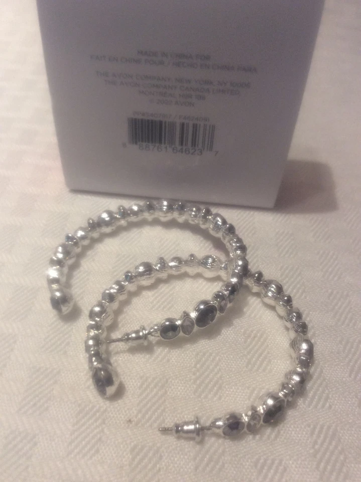 Avon Studio 1886 珠宝灰色五颜六色的环状耳环 — 第 3/4 张图片