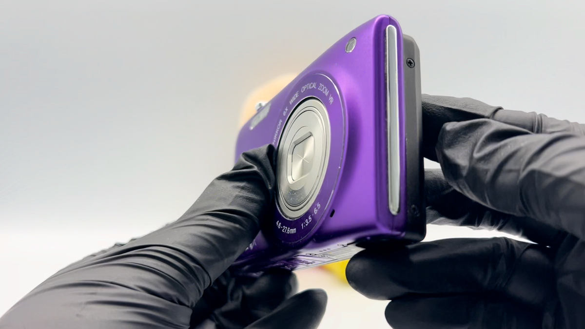 【美品・動作良好】ニコン Nikon COOLPIX S3300 パープル 紫 Nikon COOLPIX S3300 Lavender Purple Digital Camera w/Charger