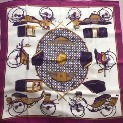 HERMES SCARF　100%SILK　MADE IN FRANC Hermes scarf silk 100% 66 x 65 cm made in France with box