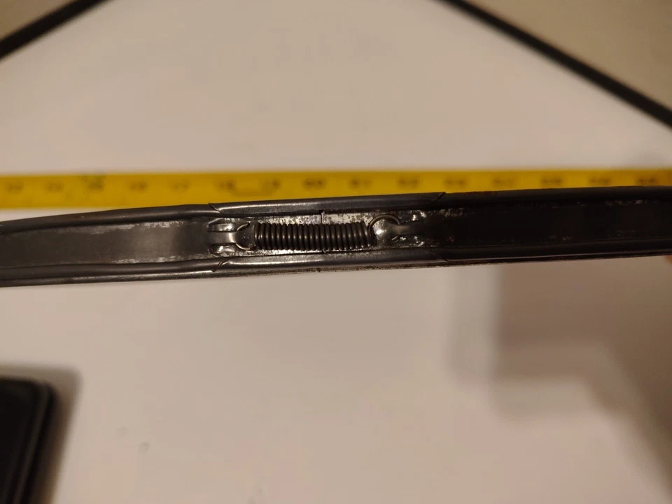 Vintage Metal Oval Frame Spring Tension Embroidery Hoop 8” X 5” - Image 3 of 4