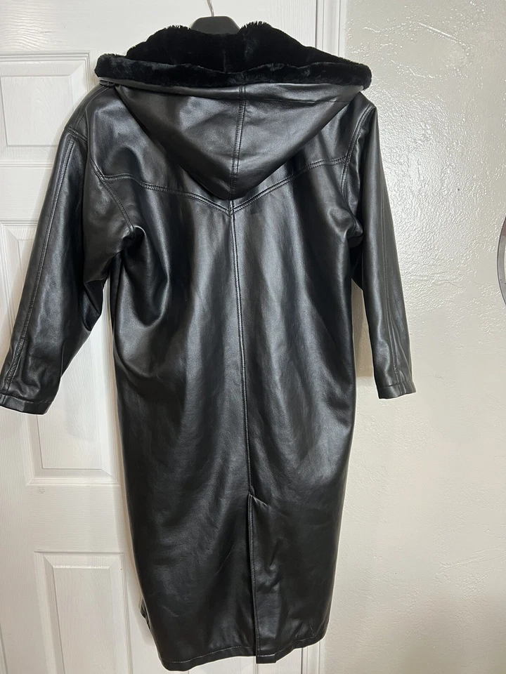 Abrigo Misty Harbor Mujer L Negro Piel Sintética Forrado Capucha PVC Exterior Acolchado Interior Foto 2 de 4