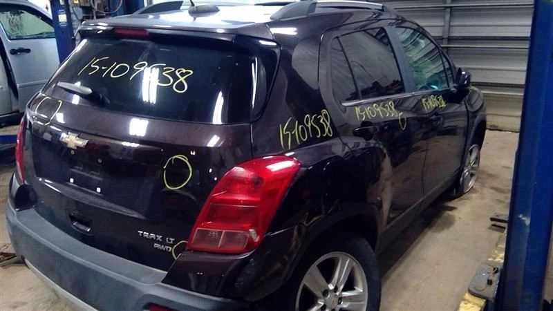 Brazo limpiaparabrisas izquierdo conductor Chevrolet Trax 13 14 15 Foto 4 de 4