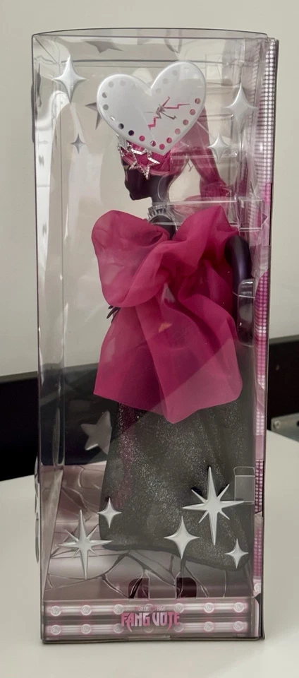 Monster High 2025 Fang Vote Catty Noir Doll IN HAND BRAND NEW Mattel - Image 4 of 4